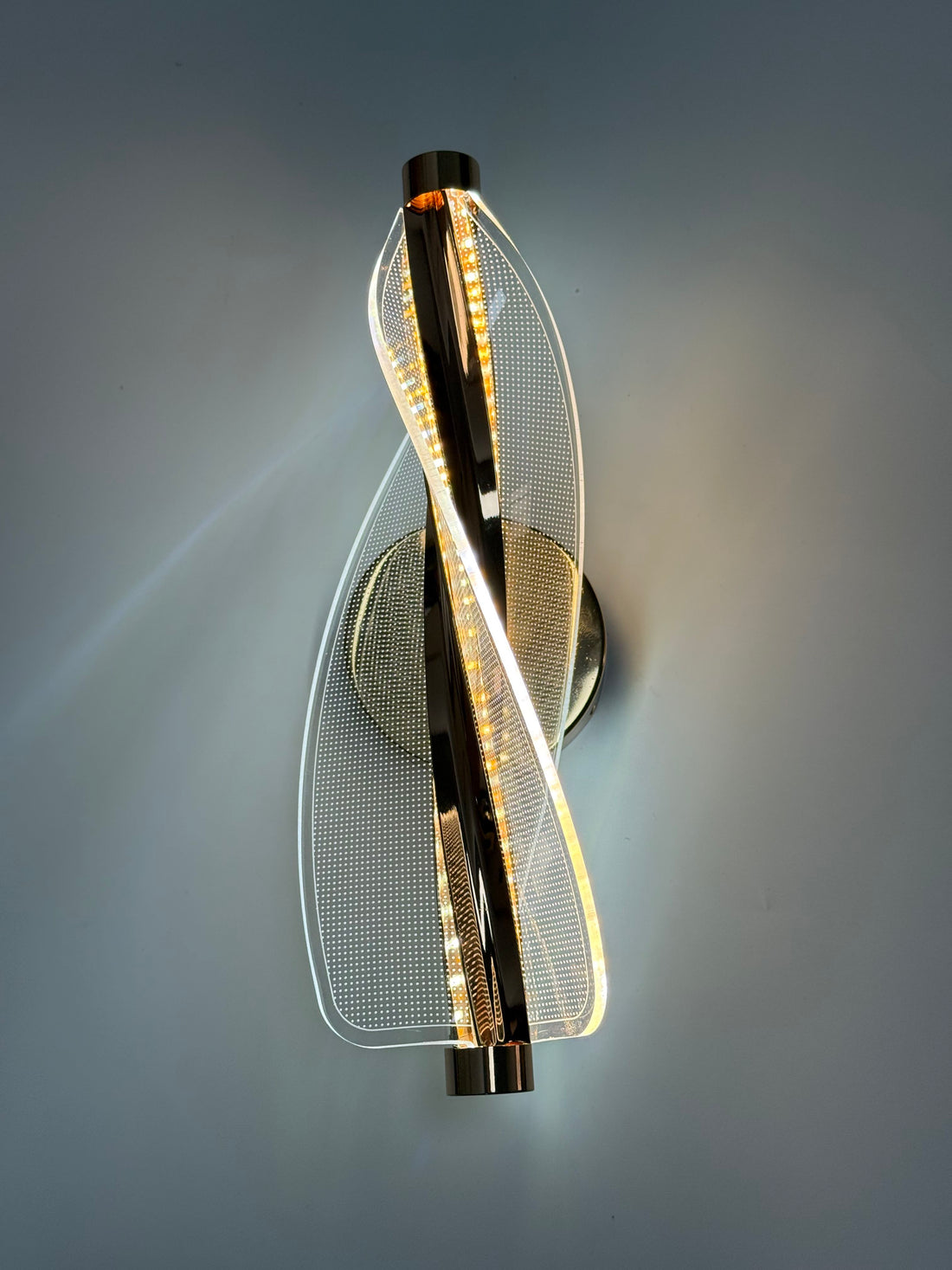 Outdoor Acrylic Wall Light for Garden - Durable LED Sconce Lamp