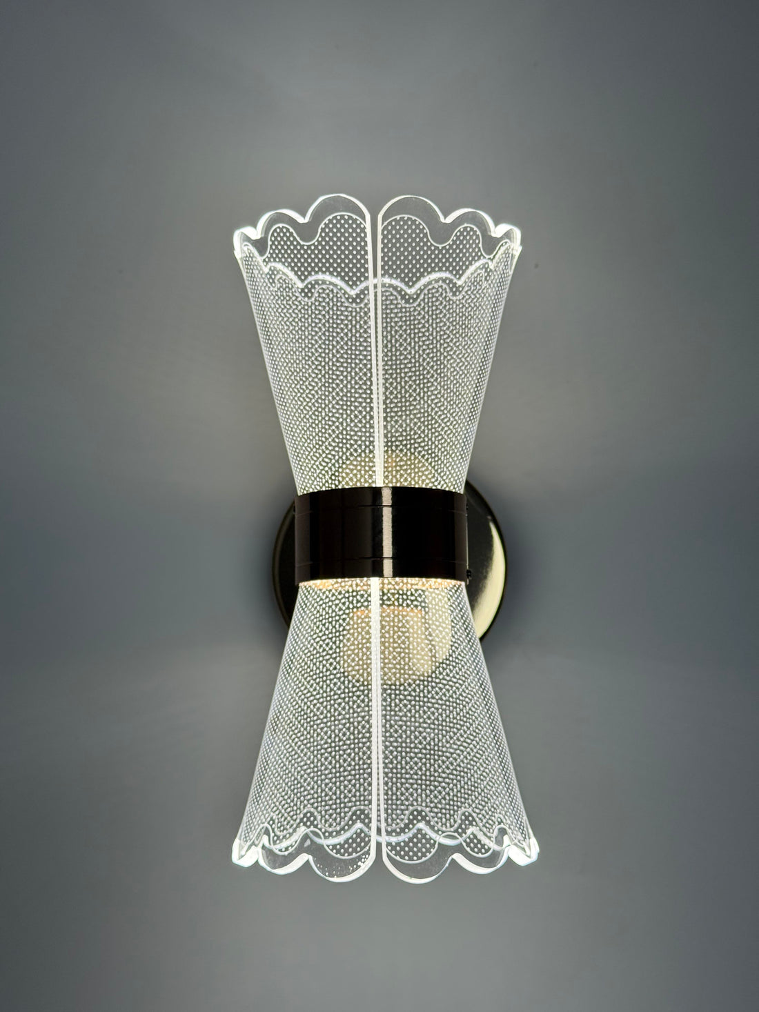 Versatile Acrylic Wall Lamp for Functional Workspaces
