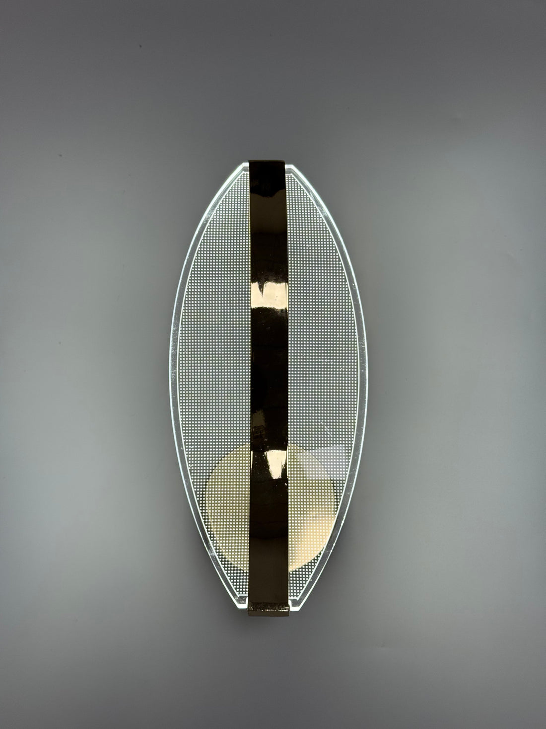 High-Quality Acrylic Wall Lamp for Sophisticated Dining Areas