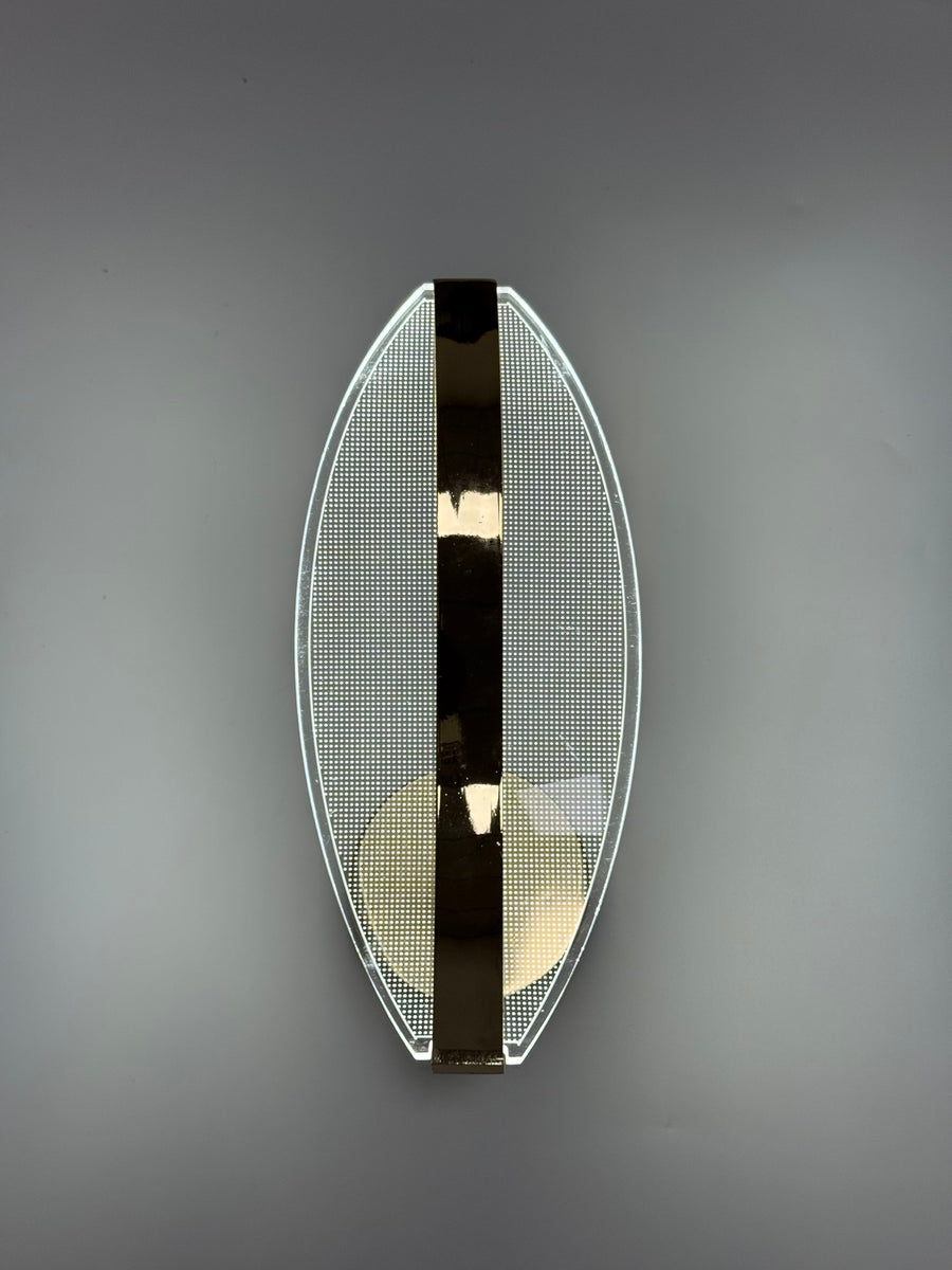 High-Quality Acrylic Wall Lamp for Sophisticated Dining Areas
