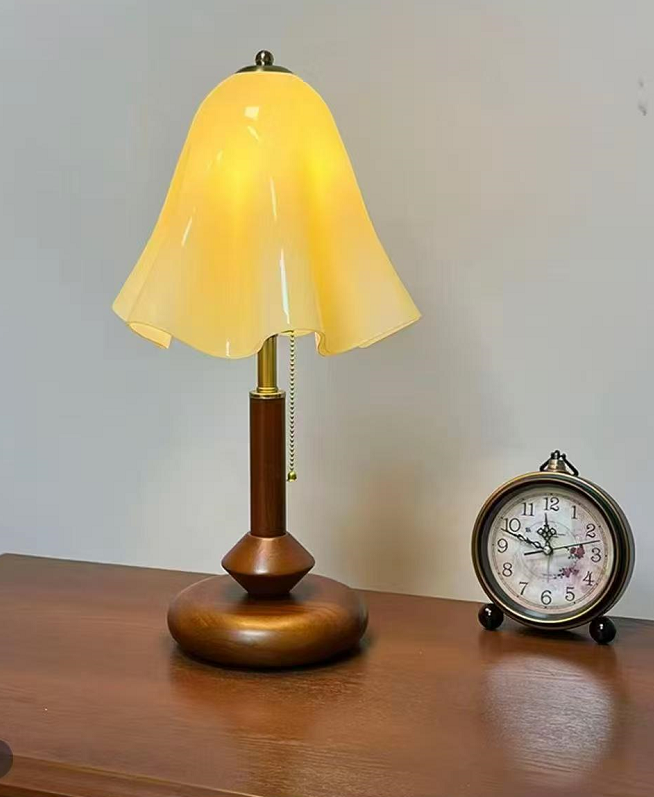 Classic Curved Stem Wood Nightstand Lamp, Retro Pull Chain Reading Lamp for Mid Century Living Room Decor