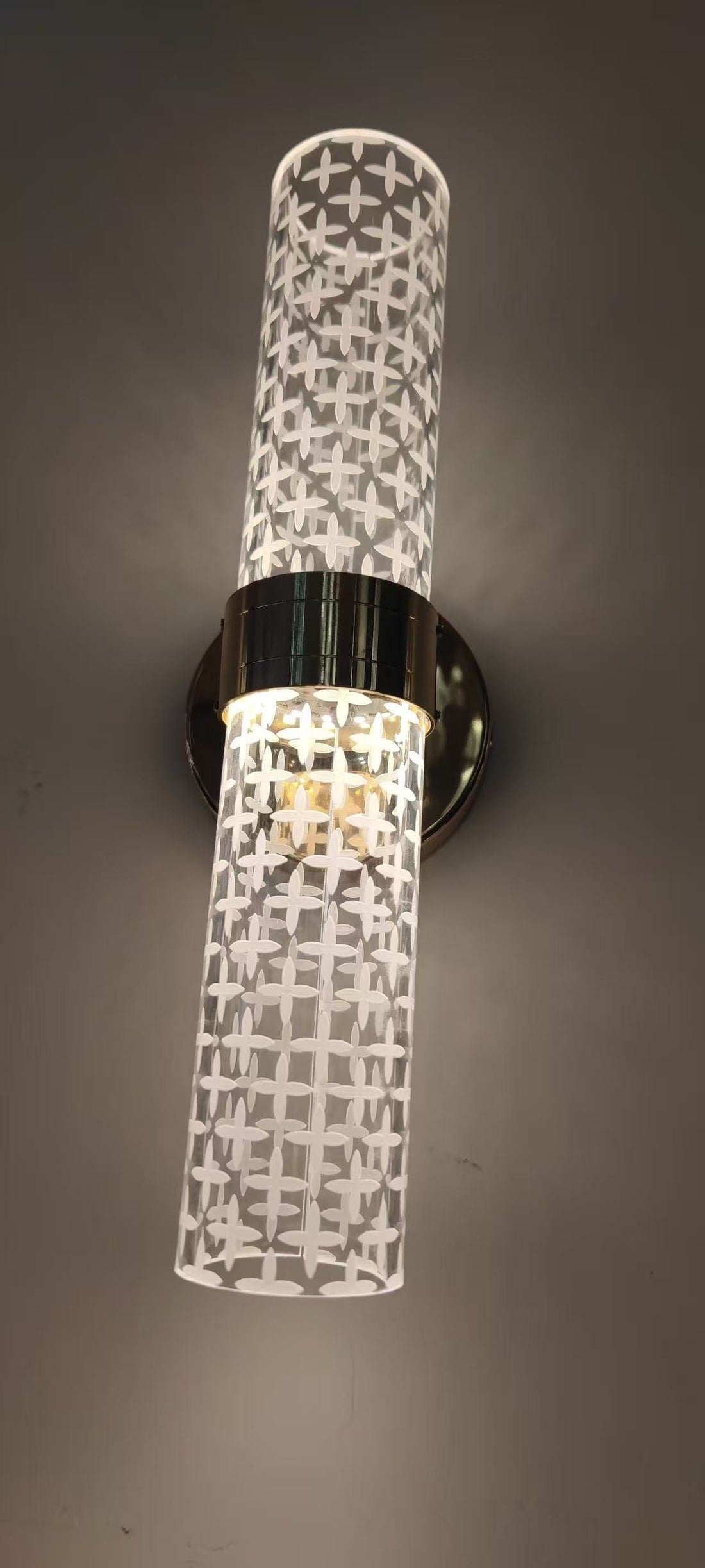 Sleek Acrylic Wall Lamp for Contemporary Hallways
